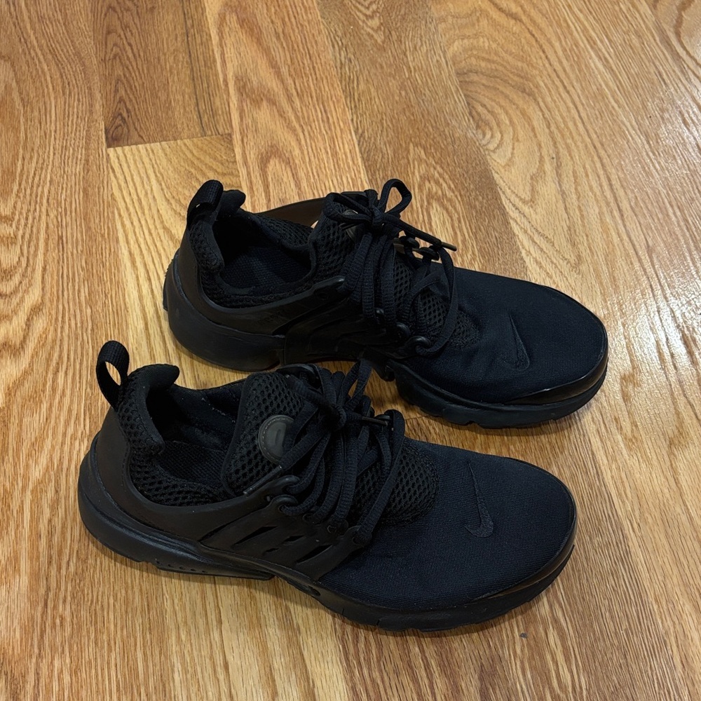 Nike Prestos - Black Sneakers